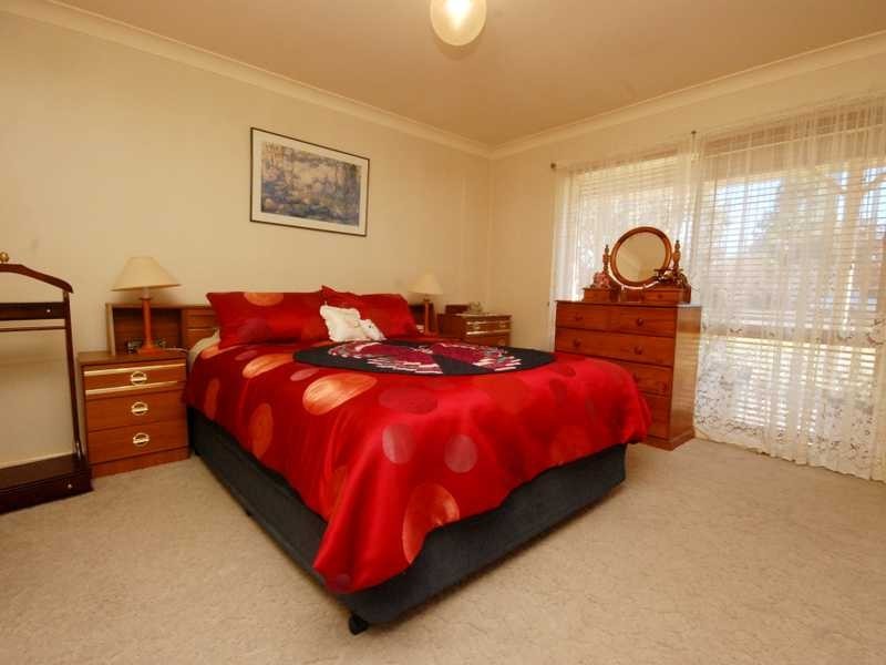 18 Gunyah Place, Glenfield Park NSW 2650