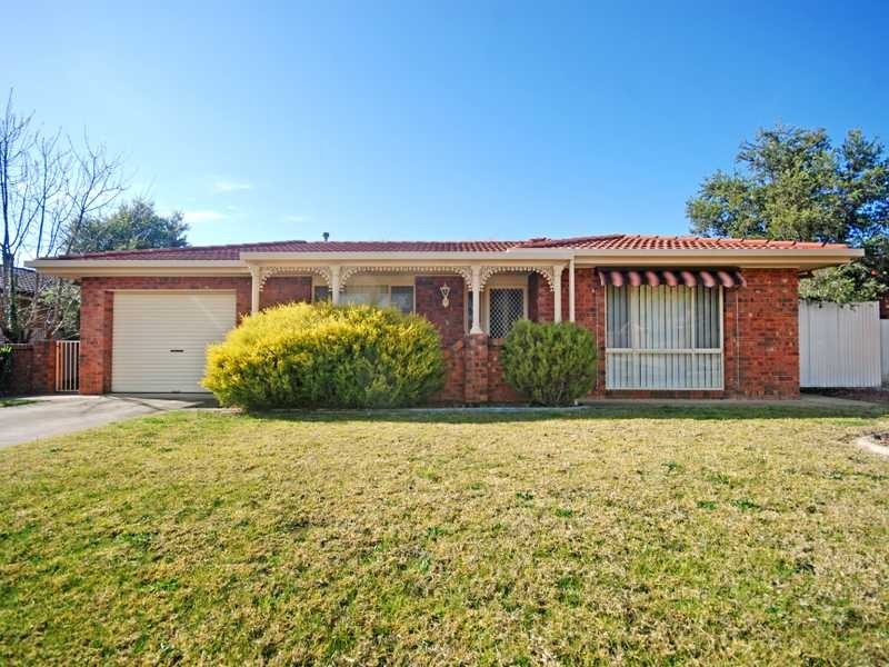 3 Elanora Place, Glenfield Park NSW 2650