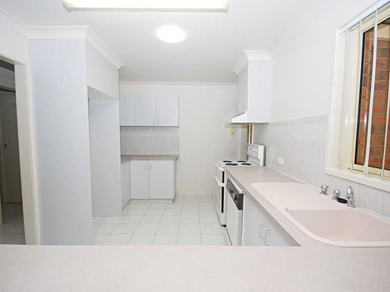 3 Elanora Place, Glenfield Park NSW 2650