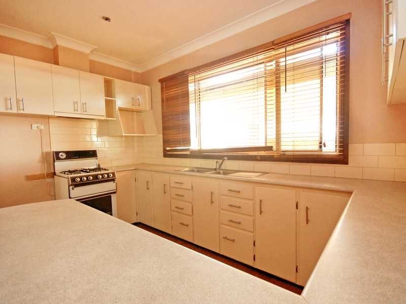 168 Fernleigh Rd, Turvey Park NSW 2650