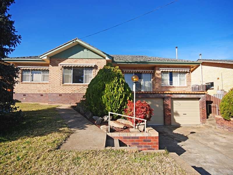 14 White Avenue, Kooringal NSW 2650