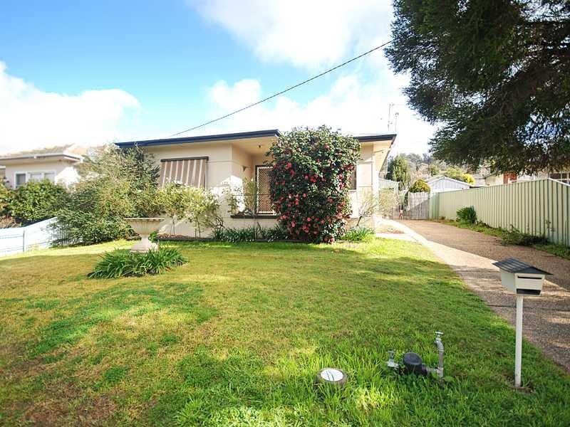 122 Meadow Street, Kooringal NSW 2650