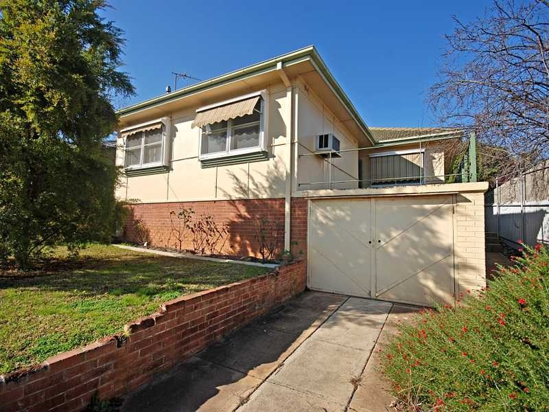 33 Mitchelmore Street, Turvey Park NSW 2650