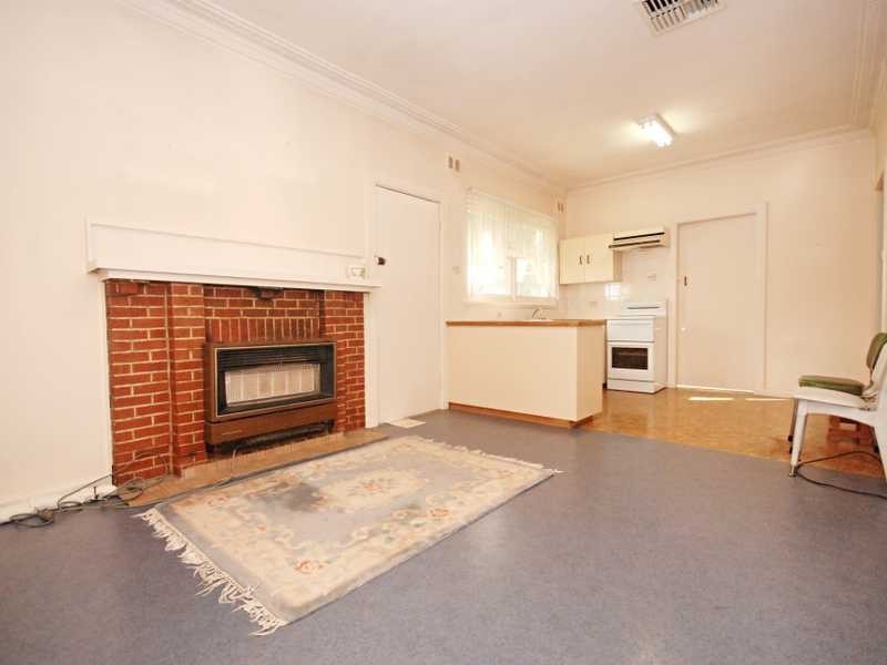 33 Mitchelmore Street, Turvey Park NSW 2650