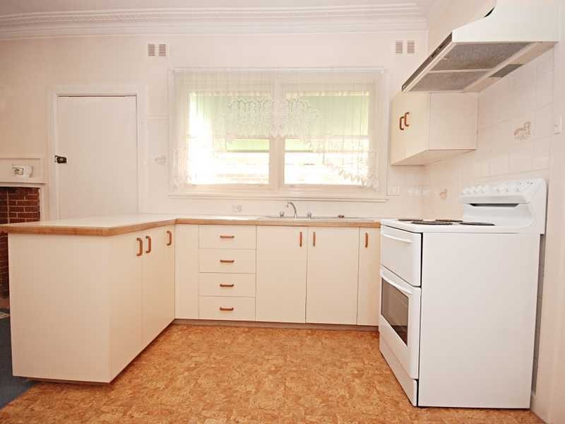 33 Mitchelmore Street, Turvey Park NSW 2650