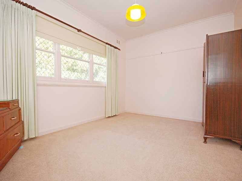 33 Mitchelmore Street, Turvey Park NSW 2650