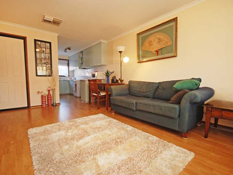 1/6 Wewak Street, Ashmont NSW 2650