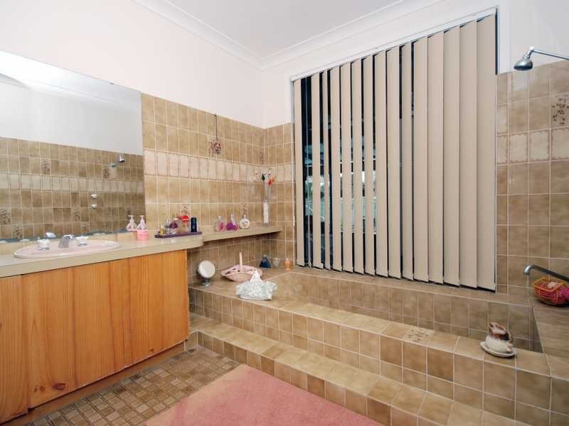 23 Gregory Crescent, Lake Albert NSW 2650