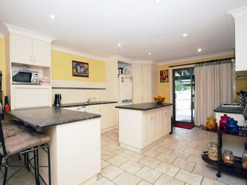 23 Gregory Crescent, Lake Albert NSW 2650