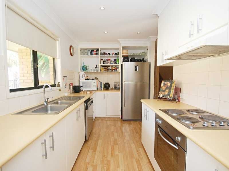 2 Kaldari Crescent, Glenfield Park NSW 2650