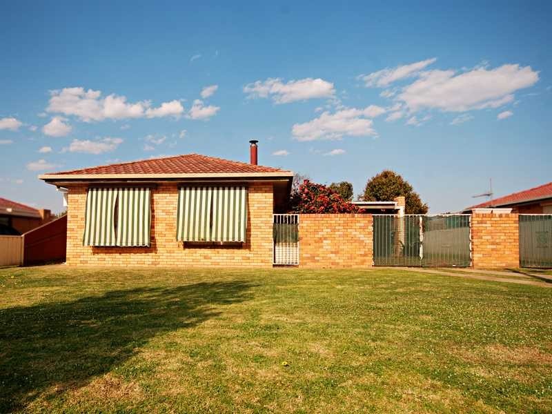 84 McKell Avenue, Wagga Wagga NSW 2650