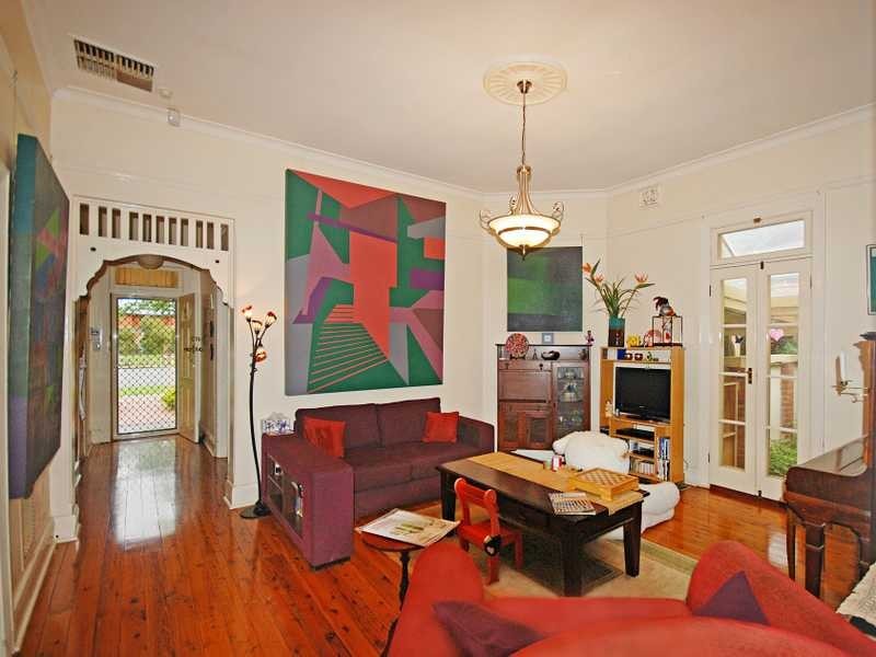 77 Simmons Street, Wagga Wagga NSW 2650