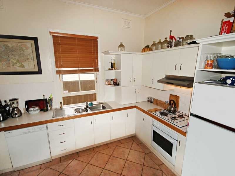 77 Simmons Street, Wagga Wagga NSW 2650