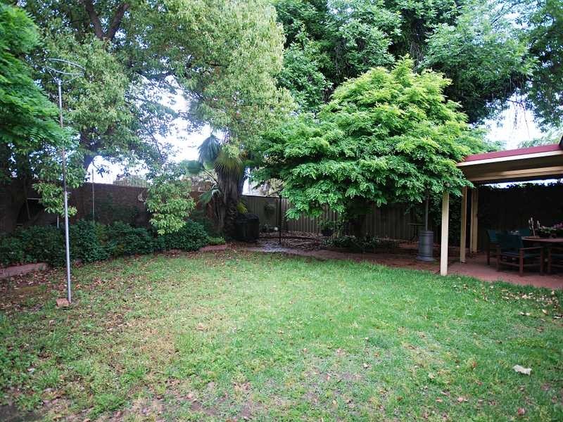 77 Simmons Street, Wagga Wagga NSW 2650