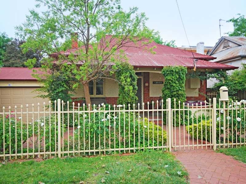 77 Simmons Street, Wagga Wagga NSW 2650