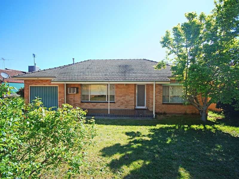 62 Northcott Parade, Mount Austin NSW 2650