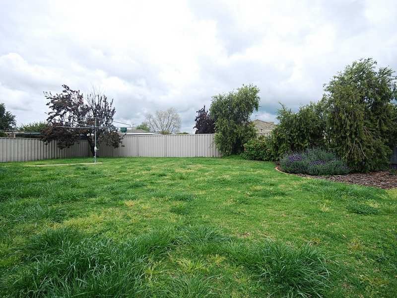 27 Sackville Drive, Forest Hill NSW 2651