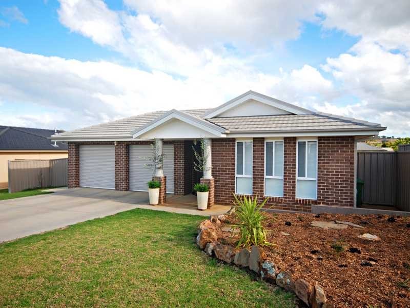 61 Barrima Drive, Glenfield Park NSW 2650