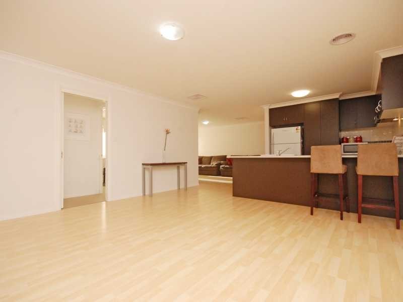 61 Barrima Drive, Glenfield Park NSW 2650