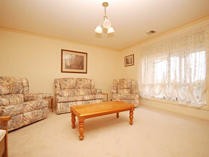 38 Bourkelands Drive, Bourkelands NSW 2650