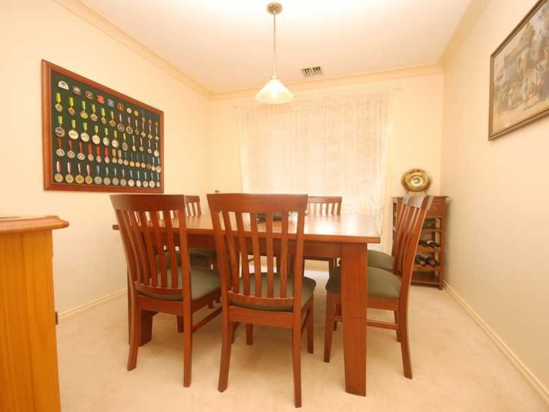 38 Bourkelands Drive, Bourkelands NSW 2650