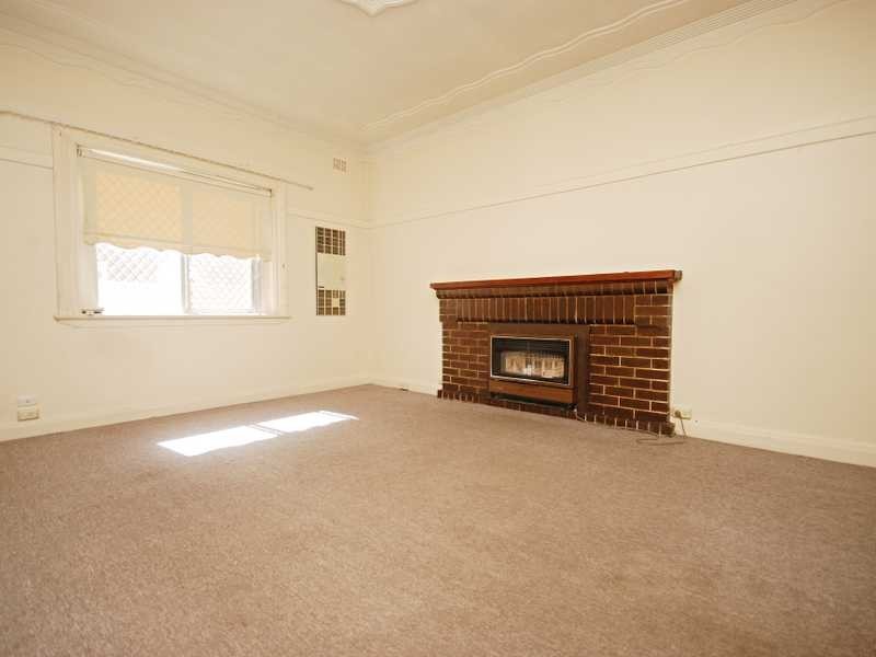 42 Freer Street, Wagga Wagga NSW 2650