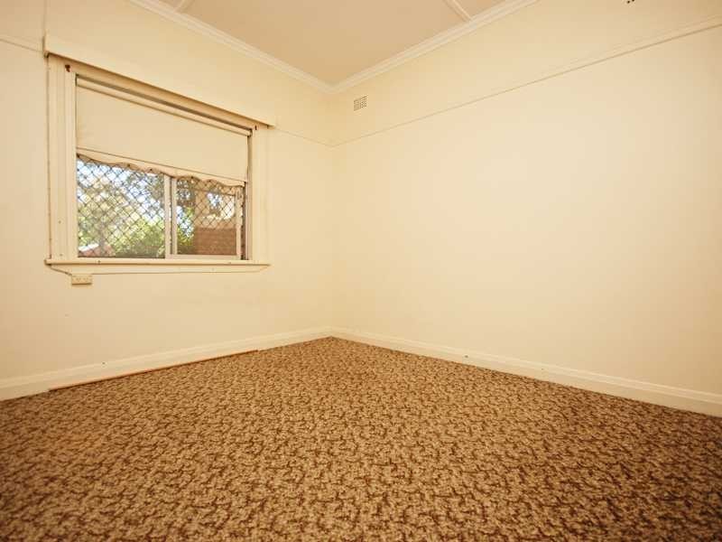 42 Freer Street, Wagga Wagga NSW 2650