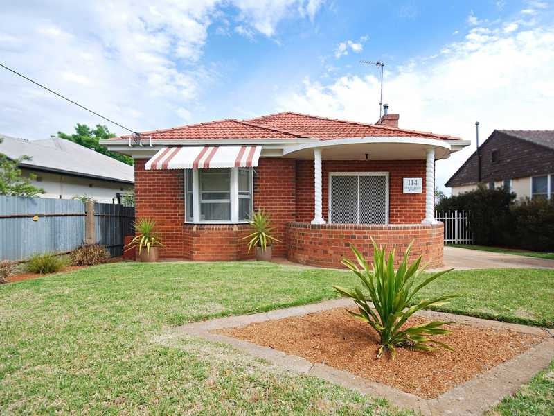 114 Fernleigh Rd, Turvey Park NSW 2650