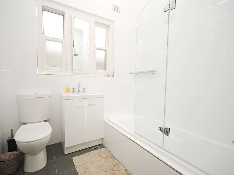 114 Fernleigh Rd, Turvey Park NSW 2650