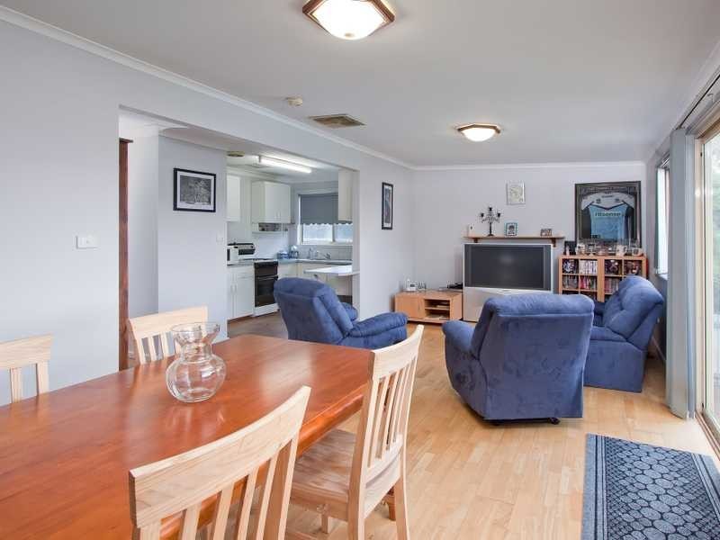 14 Condon Avenue, Mount Austin NSW 2650