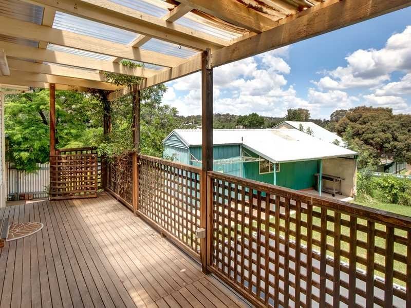 14 Condon Avenue, Mount Austin NSW 2650