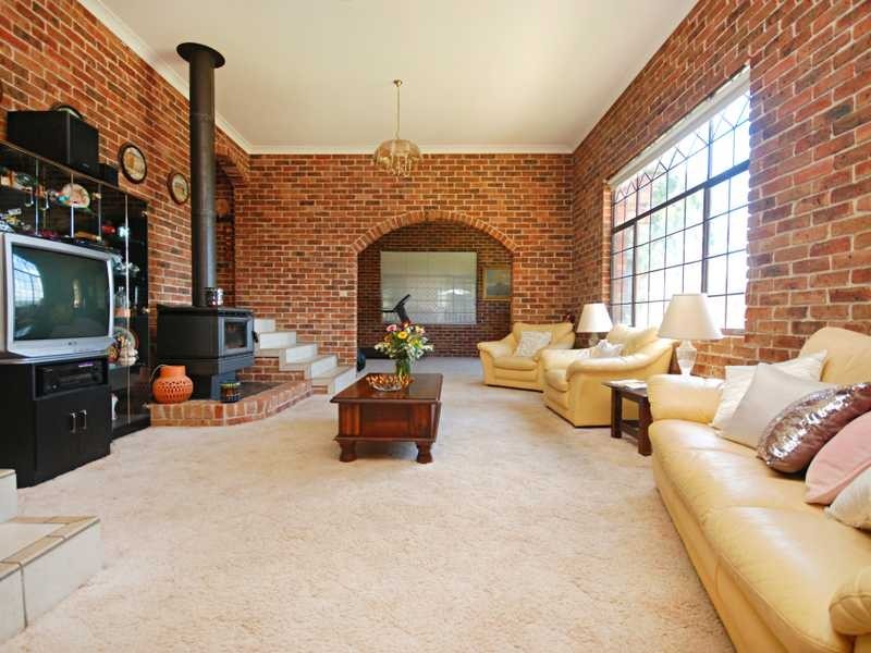 12 Henschke Avenue, Wagga Wagga NSW 2650