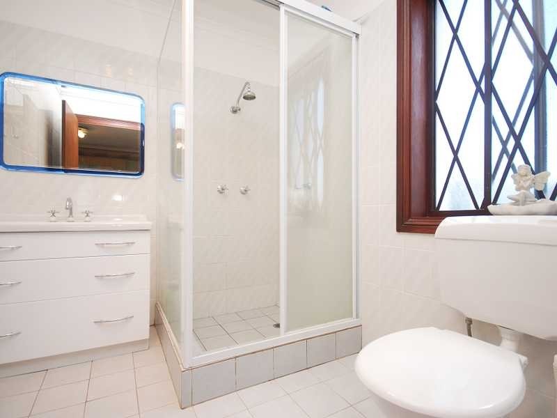 12 Henschke Avenue, Wagga Wagga NSW 2650