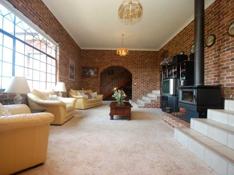 12 Henschke Avenue, Wagga Wagga NSW 2650