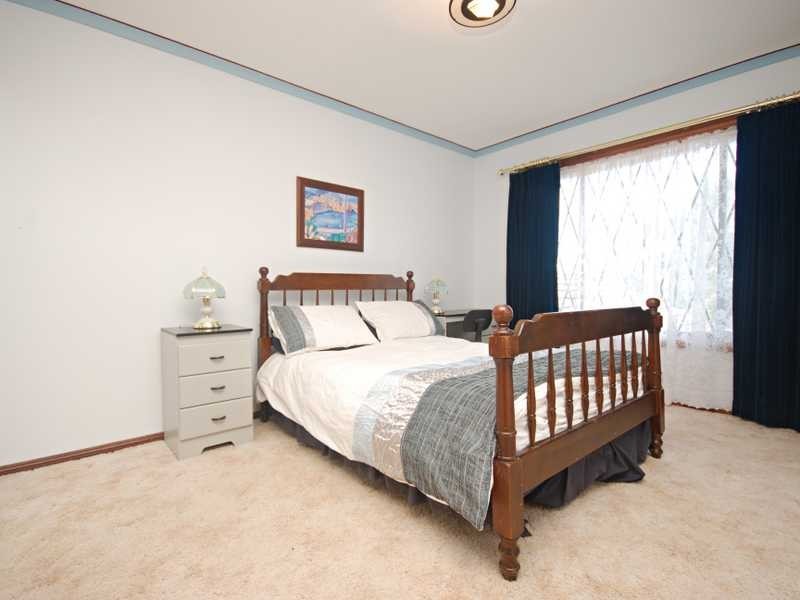 12 Henschke Avenue, Wagga Wagga NSW 2650