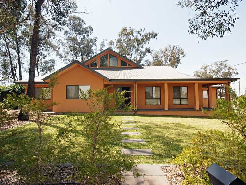 1 Cowabbie Street, Coolamon NSW 2701