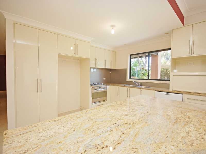 1 Cowabbie Street, Coolamon NSW 2701