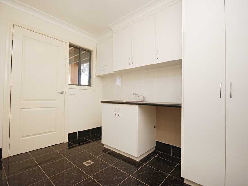 1 Cowabbie Street, Coolamon NSW 2701