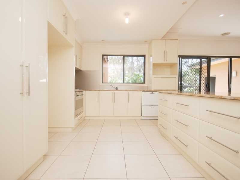 1 Cowabbie Street, Coolamon NSW 2701