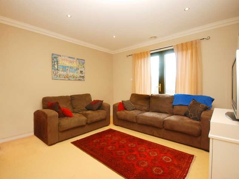 6 Merong Place, Bourkelands NSW 2650