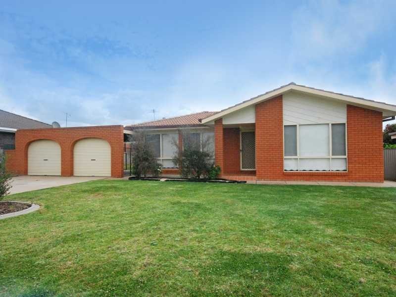 5 Langi Cres, Glenfield Park NSW 2650