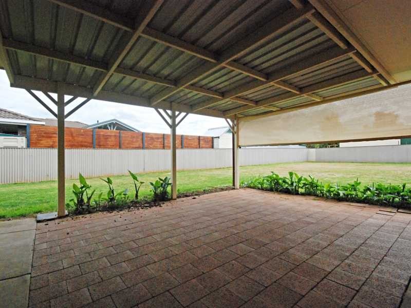5 Langi Cres, Glenfield Park NSW 2650