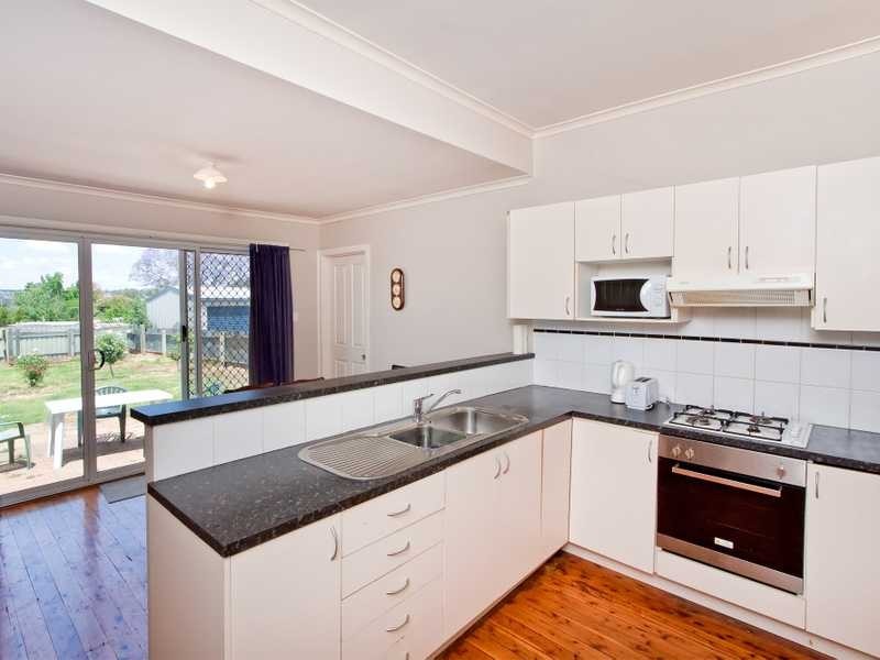 122 Fernleigh Rd, Mount Austin NSW 2650