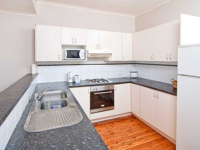 122 Fernleigh Rd, Mount Austin NSW 2650
