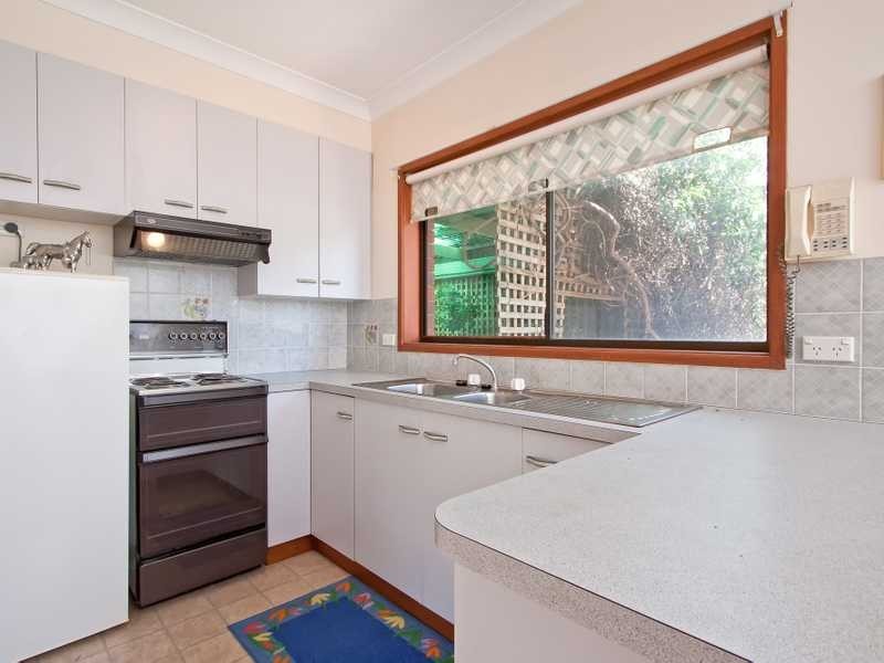 2/2 Brooklyn Drive, Bourkelands NSW 2650