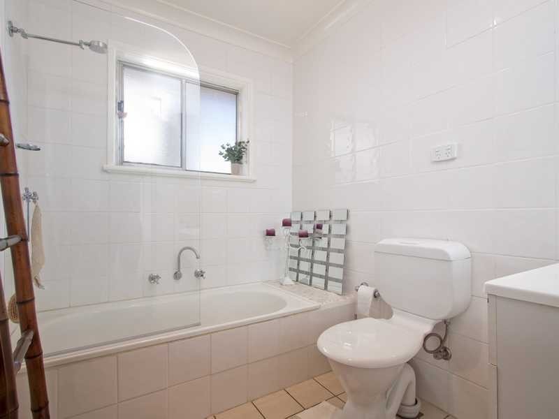 108 Simkin Crescent, Kooringal NSW 2650