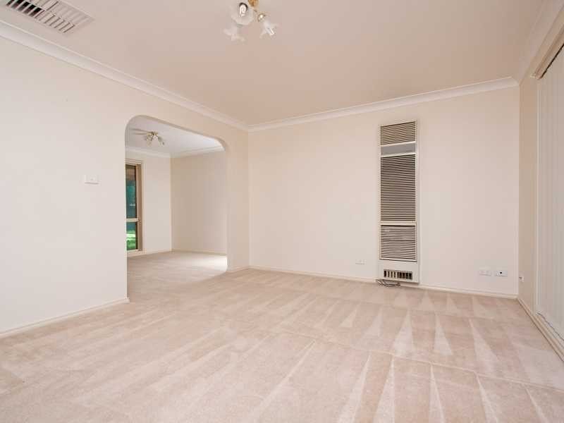 10 Frances Court, Ashmont NSW 2650