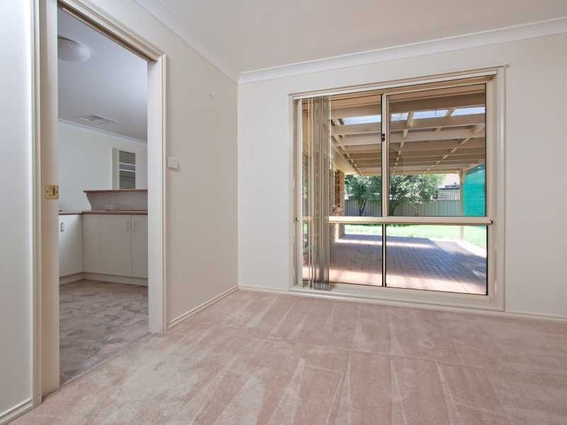 10 Frances Court, Ashmont NSW 2650
