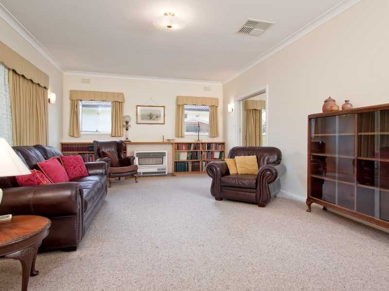 89 Simkin Cres, Kooringal NSW 2650
