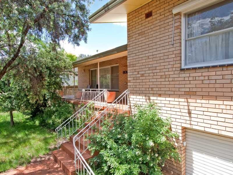 89 Simkin Cres, Kooringal NSW 2650